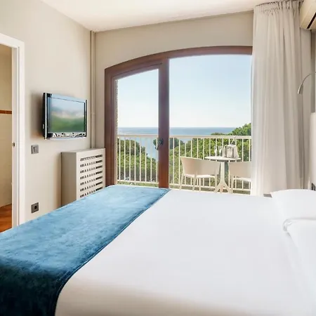 Ilunion Caleta Park 4*