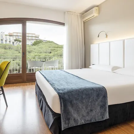 Hotel Ilunion Caleta Park 4*
