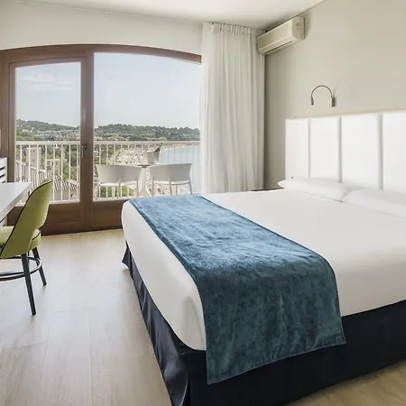 Ilunion Caleta Park 4*